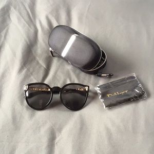 Dollger Gold Skull Sunglasses